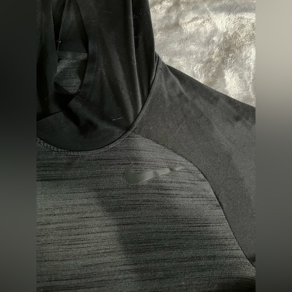 Nike Dry-Fit Hoodie size Small - Picture 2 of 3